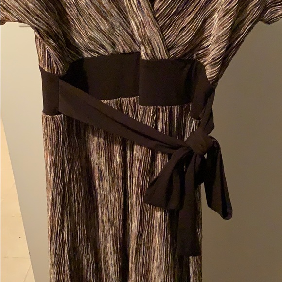 Brown Short Sleeve Dress - Picture 2 of 4